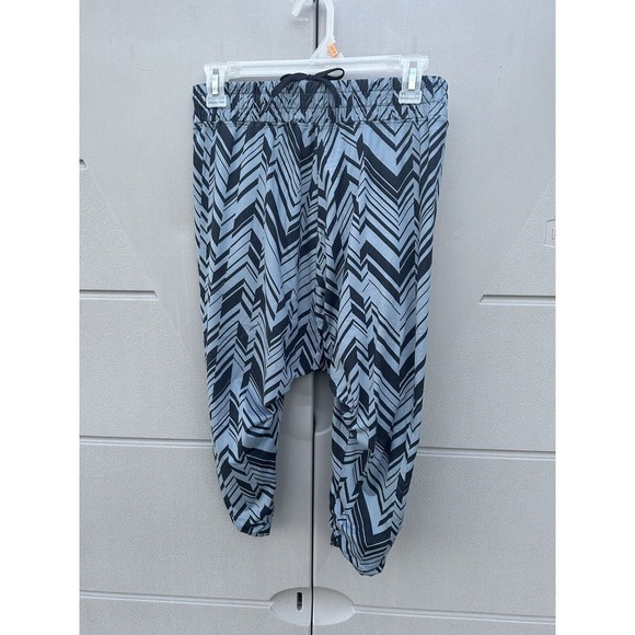 NIKE WOMEN’S GRAY BLACK Y2K DRI-FIT AVANT MOVE HAREM CAPRI CROP PANTS SZ XS - Picture 2 of 8